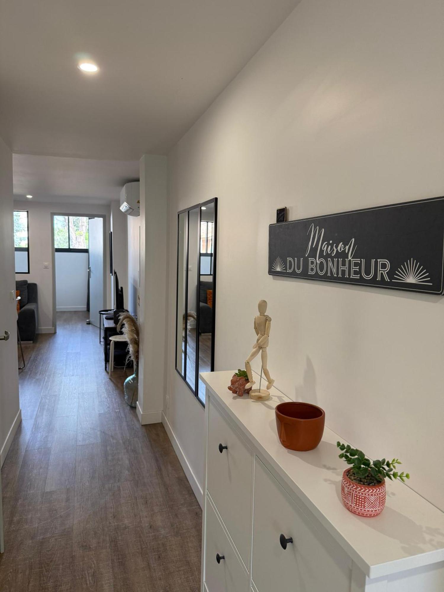 L'Amandier - Joli Appartement T3 Neuf Centre Ville A 2 Pas De La Rotonde Mirabeau Et Des Allees Provencales エクス＝アン＝プロヴァンス エクステリア 写真